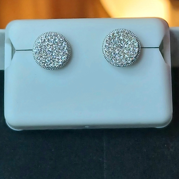 Moissanite Elegant 925 Silver Stud Earrings 1ct - Picture 1 of 9
